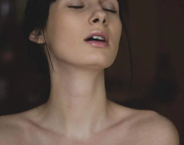 Quelques raisons pour les femmes qui pleurent tout en faisant l'amour