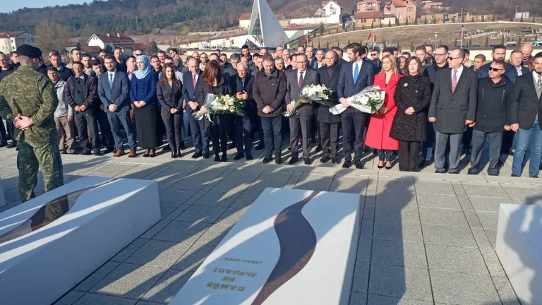 PDK deputies pay tribute in Prekaz