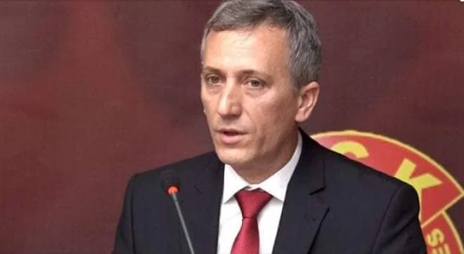 Alternatives to resolving Kosovo issue in the last decade of the 20th century