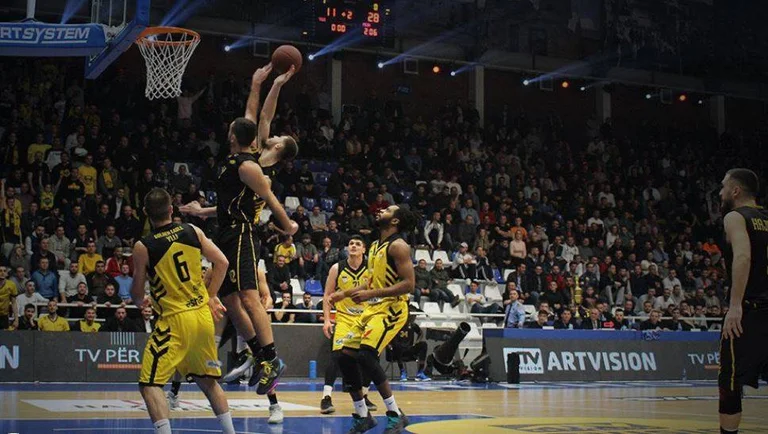 Peja triomphe contre une étoile confiante et remporte la Coupe du Kosovo