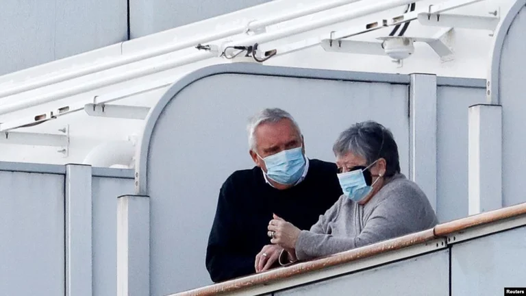 The U.S. evacuate passengers from the quarantined ship because of the Coronavirus
