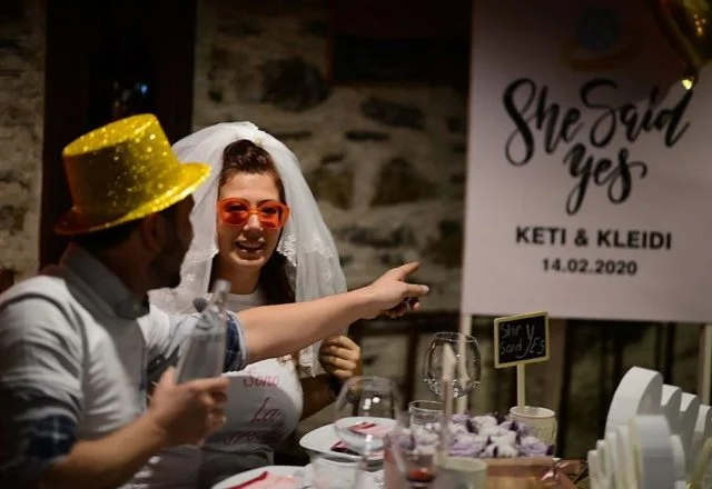 Marry for Valentine's Day, man donates cake to former SP candidate pen*