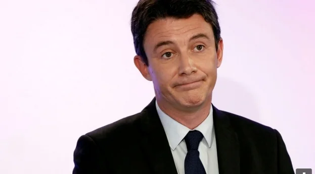candidato comunale si dimette dopo scandalo con video erotico
