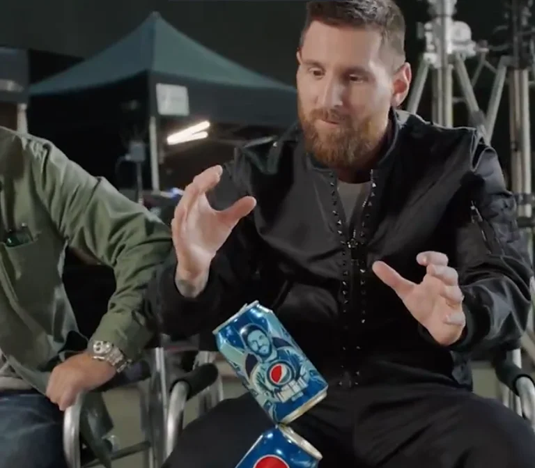 Mess as a magician, see his tricks with Pepes