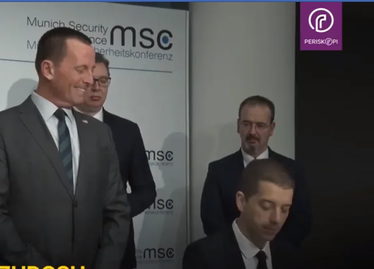 El momento en que Marco Djurd se distrae un poco, pero Yerenelli le recuerda que tiene que firmar (Vídeo)