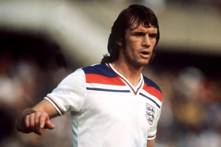Shocker, former captain of England sees the fight to the ball, has brain disease