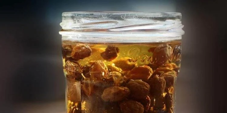 This mixture with an empty stomach increases sperm's lust and mobility, preventing any disease