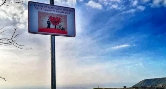 “It is mandatory to fall in love”, special mayoral gift for Valentine's Day.