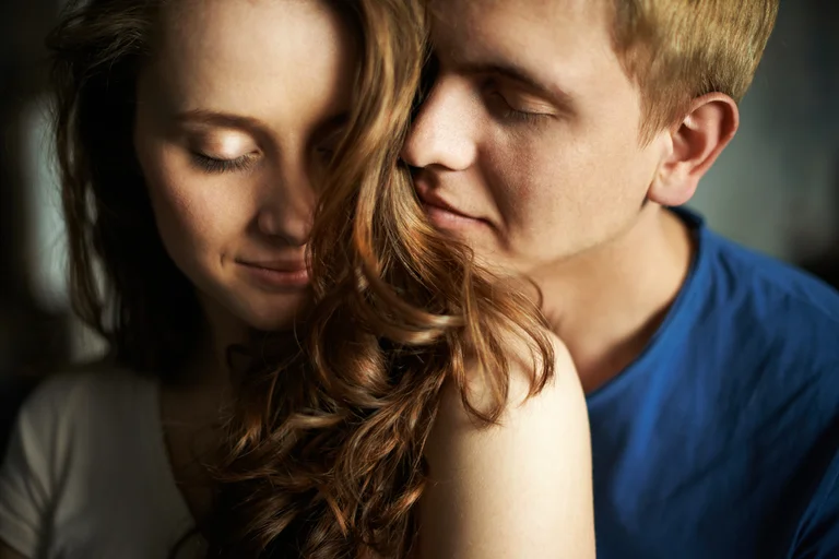 Les femmes veulent des gars drôles, la vie devient plus facile