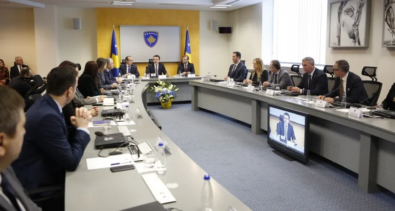 Hoti non si rammarica del licenziamento del figlio di Rugova: Coordinatori sciolti