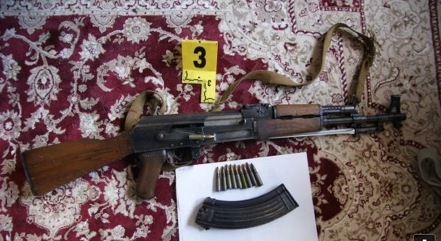 Armed in the home of a Bosnian in Pec