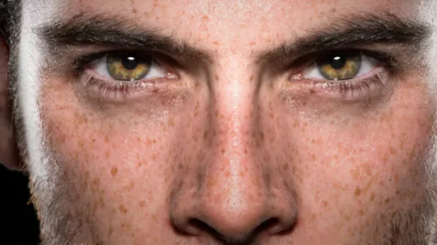 The power of eye contact, the ability to open all roads in life