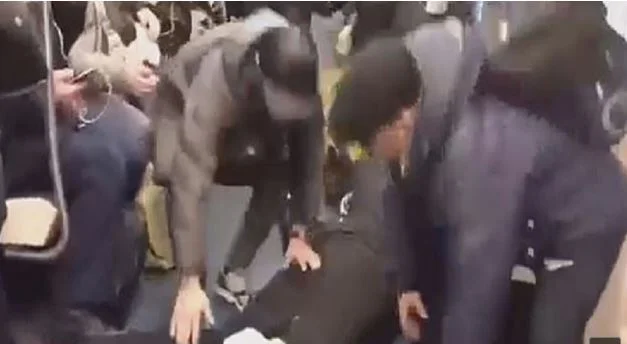 He pretended to be with the coronavirus, the young Russian man is seriously affected (Video)