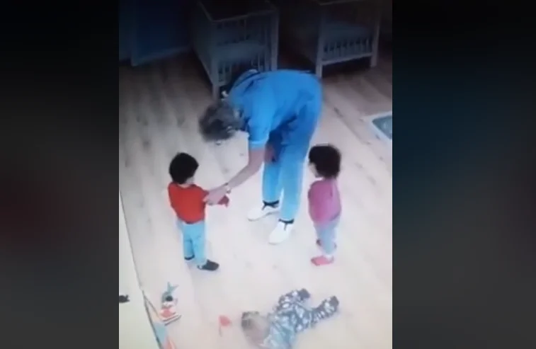 Un altro tutor nello stesso Giardino Privato prende il comando e trauma un bambino (Video)