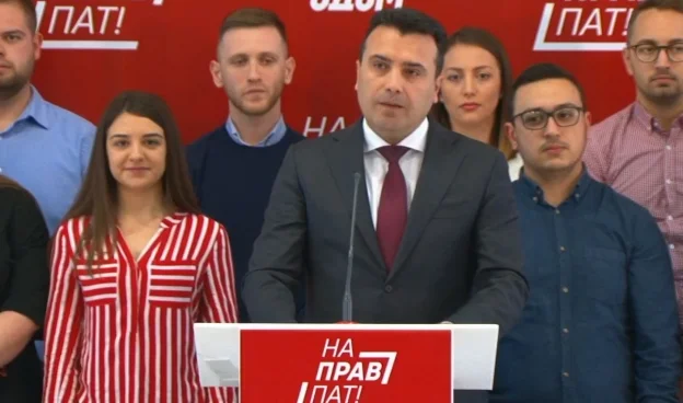 Zaev: Oggi è storico, garantiamo il futuro del nostro Paese