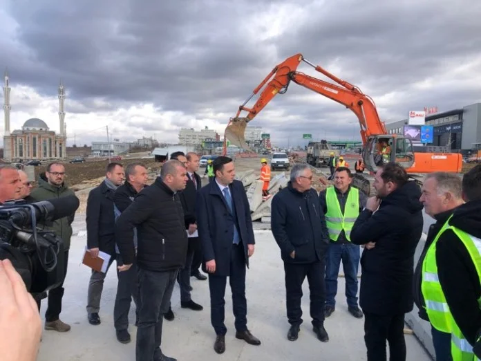 The Minister of Infrastructure shows when circulation begins on the new bridge in Veternik