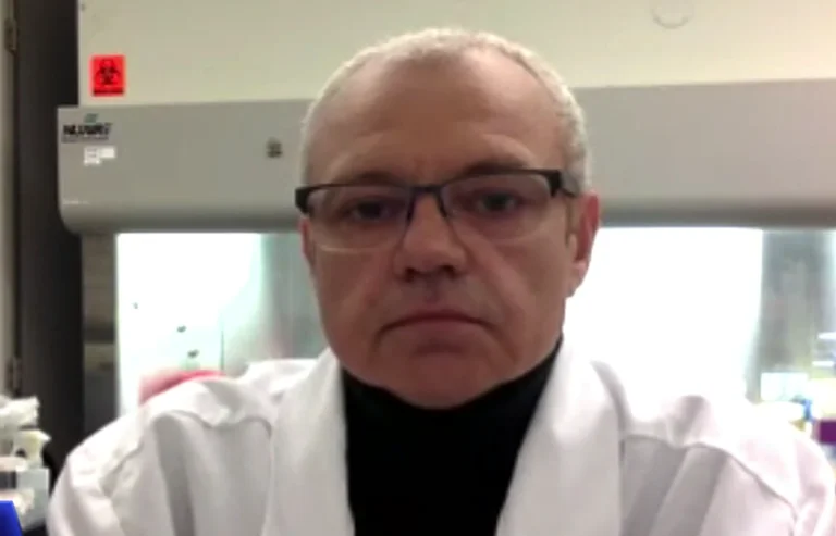 El médico albanés habla de la vacuna coronavirus