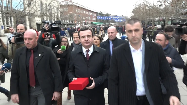 Was sind die wichtigsten Dinge Albin Kurti wird morgen in Tirana diskutieren