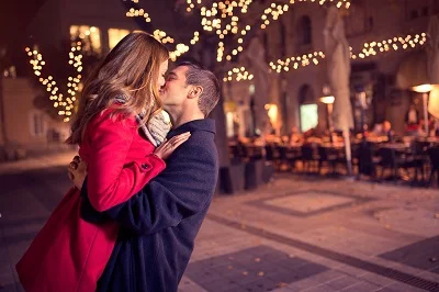 Ce que tu ne savais pas sur les baisers, apprend la Saint Valentin.