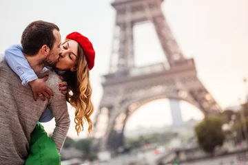 What you didn't know about kissing, learn about Valentine's Eve.