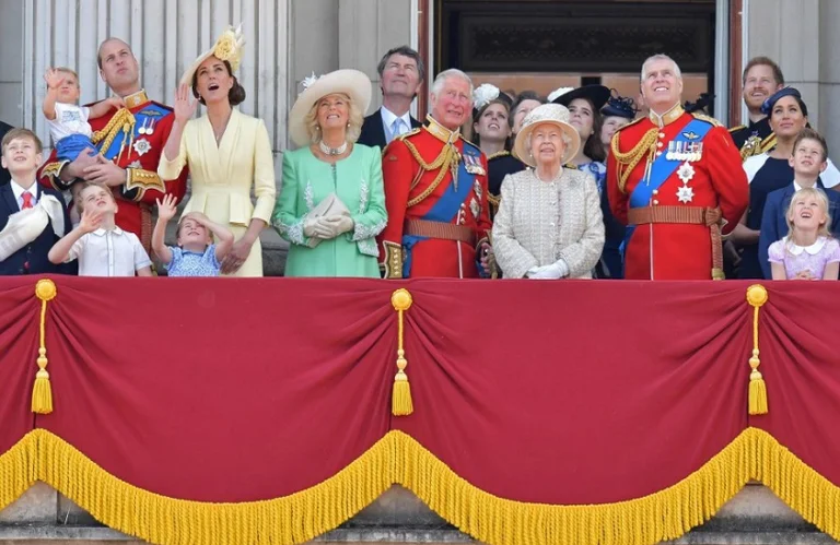 La famille royale obéit aux règles : Nourriture interdite au Palais