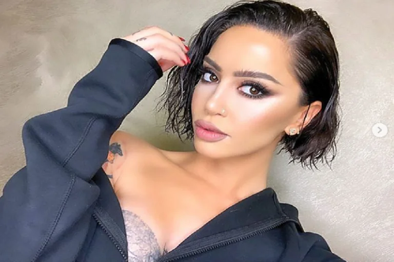 Dafina Zeqiri at special request for fans