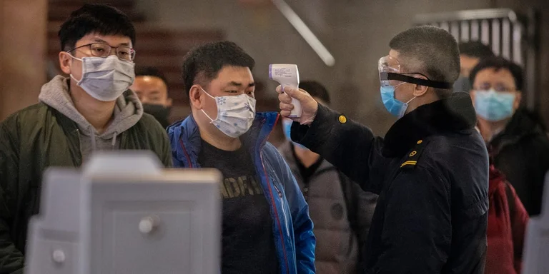Die Briten, die heute aus Wuhan evakuiert werden, bleiben 14 Tage in Quarantäne.