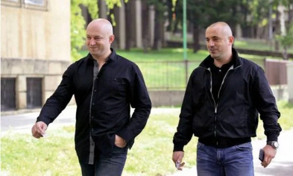 Au Kosovo, la Serbie, pour la défense de Veselinovic et Radojicicqi, fait également des affaires actives.