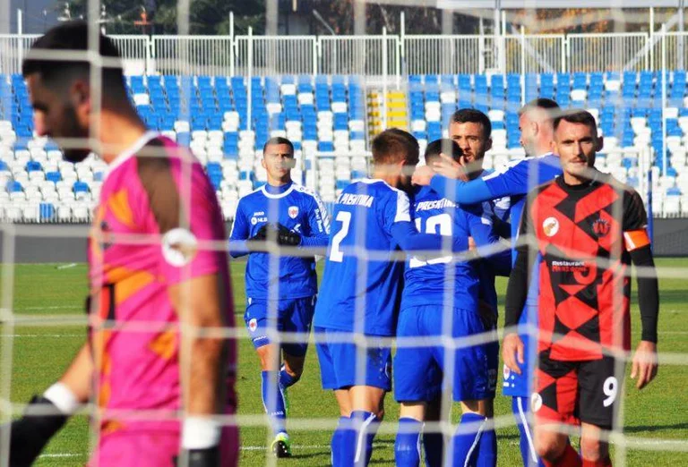 Pristina non mostra pietà per Albin Kurti: ne segna due e chiude la testa.