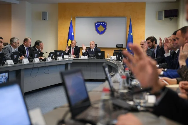 Le decisioni di Revising Haradinaj sono richieste mentre il primo ministro