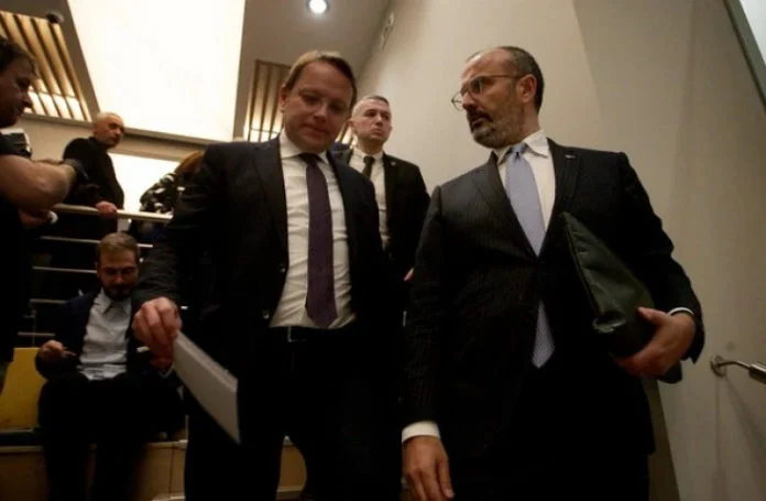 Incident in Belgrade: Dacic attacks EU Enlargement Commissioner, obliges him to release meeting