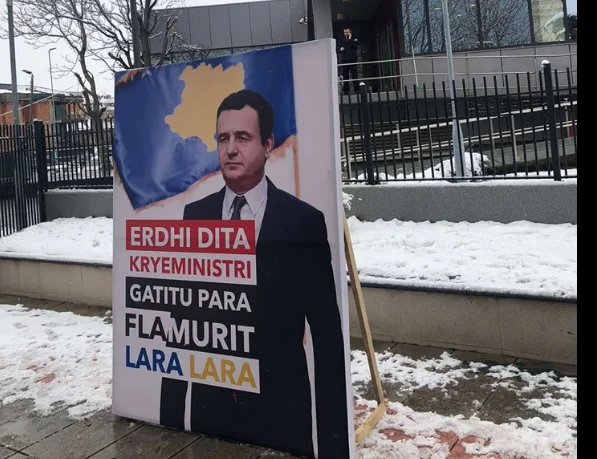 Action des étudiants sur le Premier ministre et le Parlement en chef
