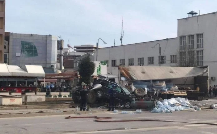 Deux morts, 23 blessés par l'accident du camion à Gjilan, le tribunal décide de l'accusé.