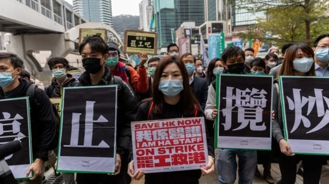 Hong Kongu vendosë karantinë të detyrueshme për vizitorët nga Kina kontinentale