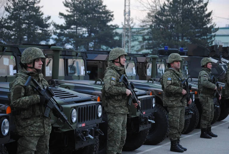 Ekspertët tregojnë nëse mund të bëhet në Kosovë shërbimi ushtarak i obligueshëm