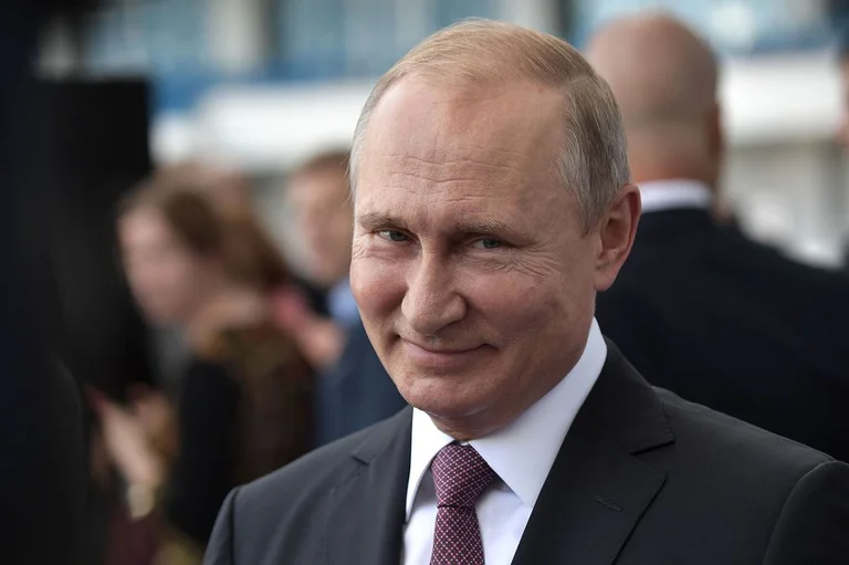 Vladimir Putin: Jemi të përkushtuar për një marrëveshje Kosovë – Serbi