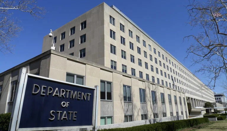 Departamenti Amerikan i Shtetit kërkon nga qeveria e re që të punojë për rritje të mëtejme ekonomike