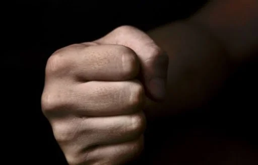 Ferizaj: Dërgohet në mbajtje i biri që rrahu babanë