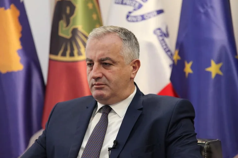 ​Berisha ia dorëzon detyrën Anton Qunit: I lumtur që mandatin po ia dorëzoj shokut të luftës