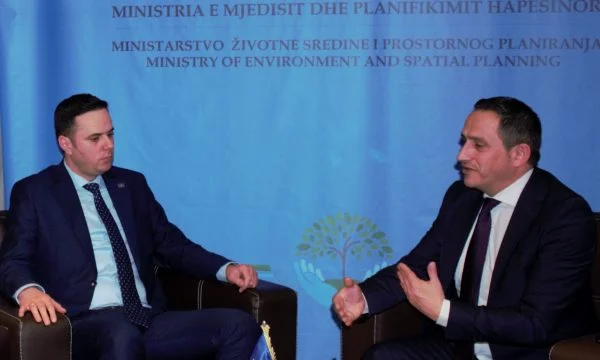 Lumir Abdixhiku pranon detyrën e ministrit të MMPH-së