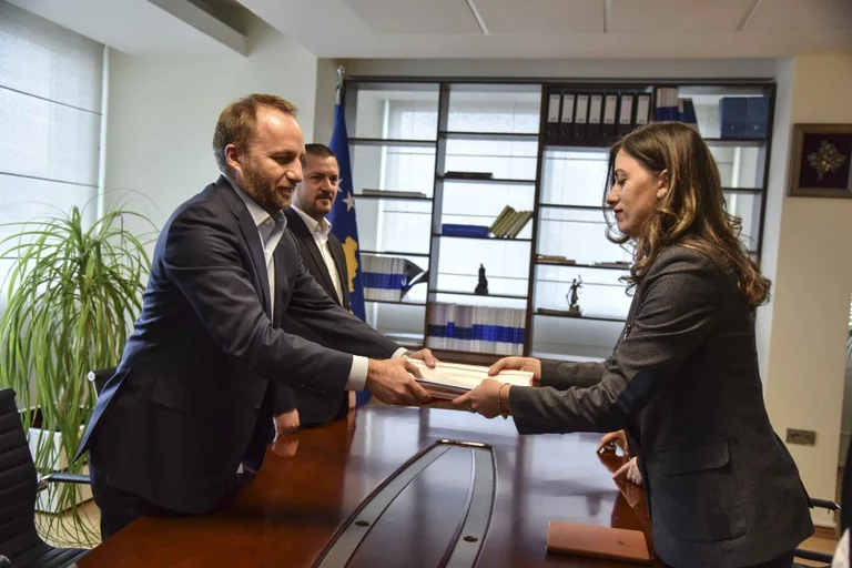 Albulena Haxhiu: Sistemi i drejtësisë çlirohet kur adresohet vetingu