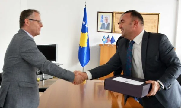 Besnik Bislimi pranon zyrtarisht detyrën e Ministrit të Financave dhe Transfereve