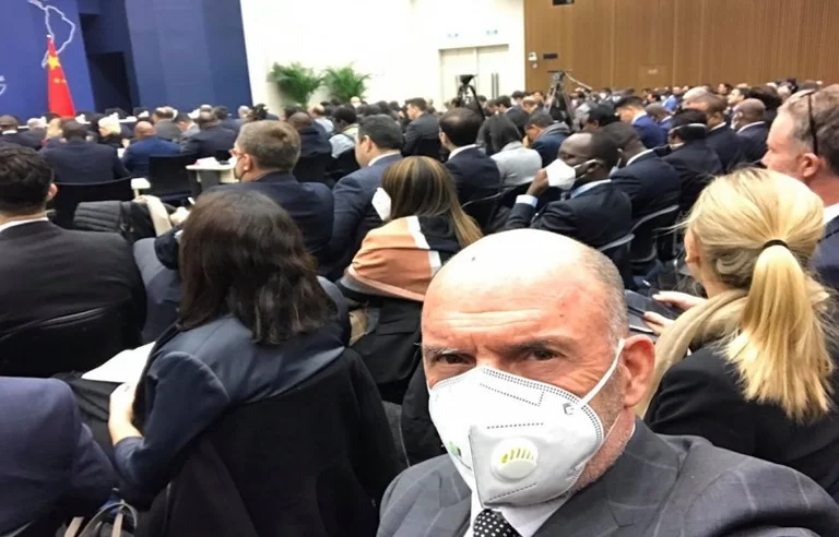 Ambasadori i Shqipërisë në Kinë: Koronavirusi po vret mbi 50 njerëz në ditë