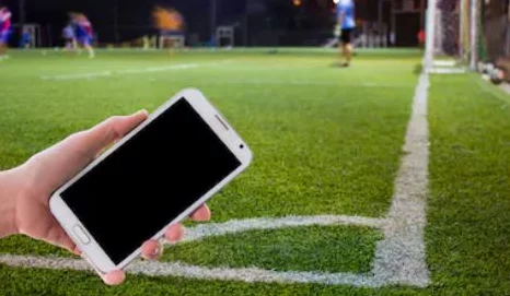 VAR me teknologji të re në Shqipëri: Penalltia anulohet pas pamjeve në telefon