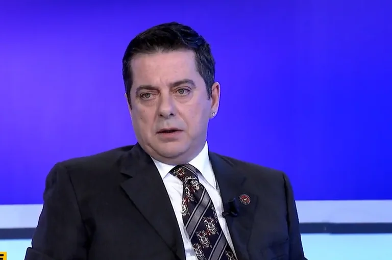 Haraqija godet Vjosa Osmanin: E përmendi Rugovën para zgjedhjeve, por jo sot kur u zgjodh