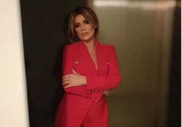 La chanteuse populaire se réjouit du gouvernement de Kurti