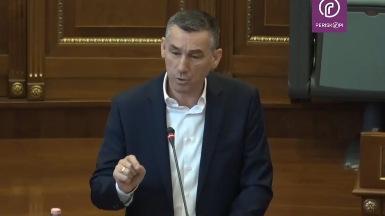 Veseli-Kurtit: Qysh po e mbështjellë opozitarizmin në kohën e Millosheviqit me kohën e Rugovës, Thaçit e Haradinajt