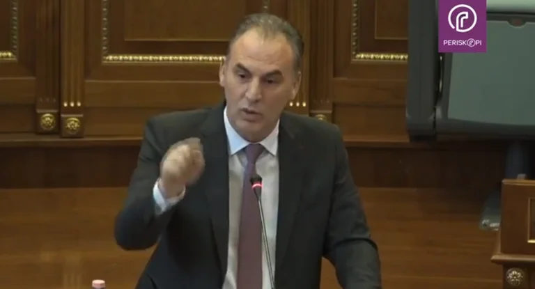 Limaj: Më 17 shkurt Albin Kurti duhet të mbajë fjalim për pavarësinë që nuk e njeh