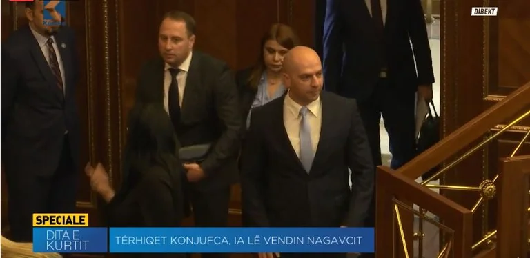 U vonuan, deputetët e Listës Serbe hyjnë në seancë