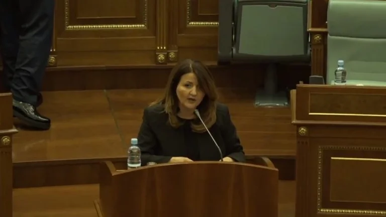 Mullhaxha: Sot është një ngjarje historike në Kosovën e re, votojeni Qeverinë Kurti